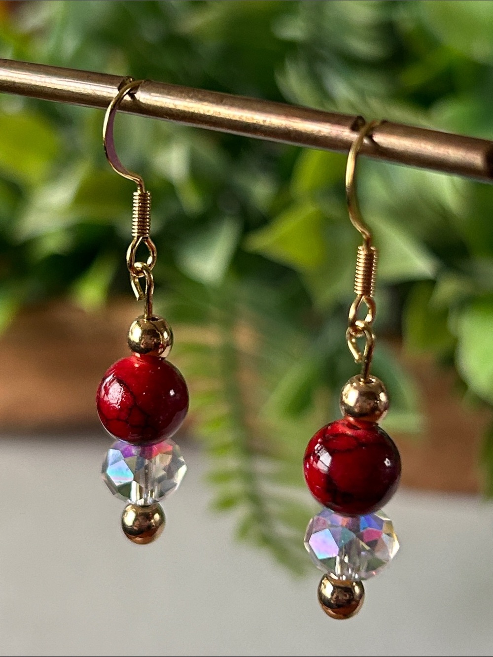 ❤️ Handmade dyed quartz & gold tone hematite earrings ✨